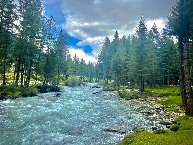 4 Days Trip to Neelum, Ratti Gali and Arang Kel